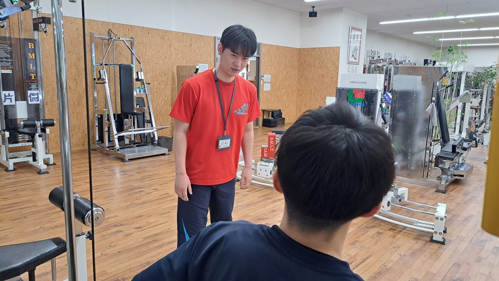 会員に向き合うトレーナー